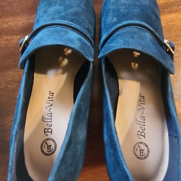 Bella Vista shoes printing is only in one of the shoe's bottom - Picture 6 of 9